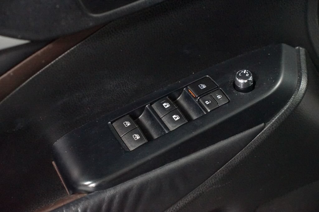 Used 2016 Toyota Highlander XLE FWD image 30