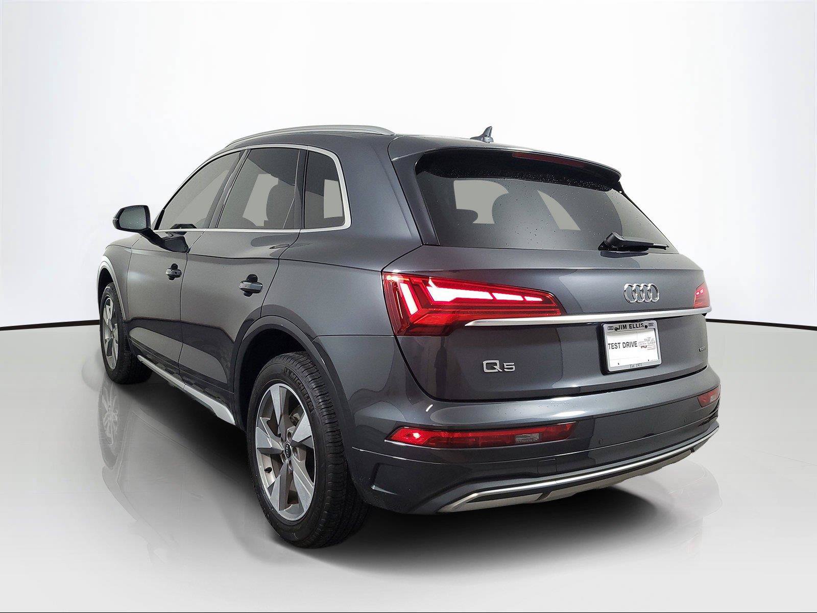 Used 2023 Audi Q5 2.0T Premium Plus w/ Premium Plus Package AWD/4WD image 4
