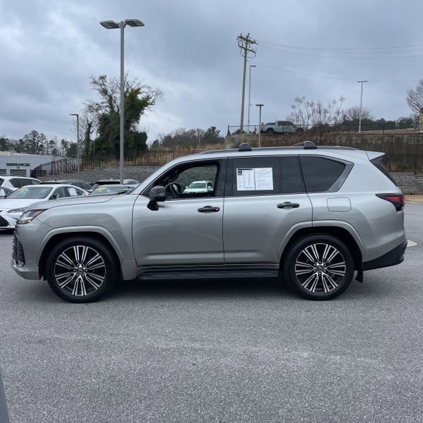 Used 2025 Lexus LX 700h Luxury w/ Appearance Package image 2