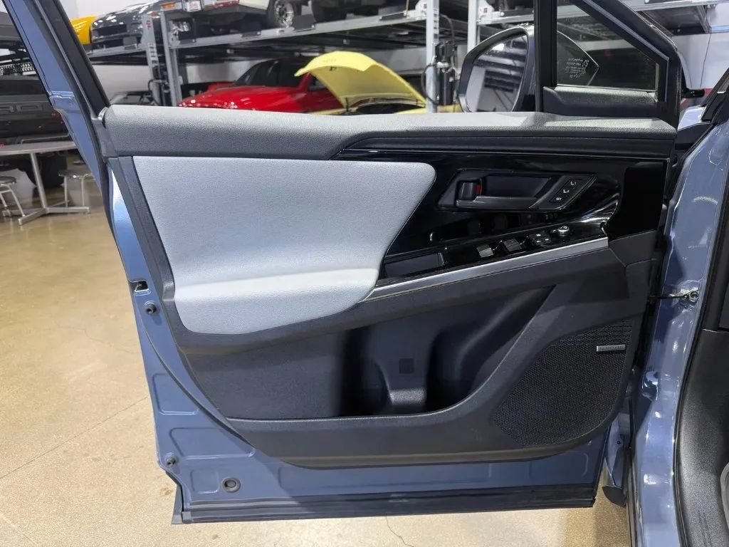 Used 2023 Subaru Solterra AWD image 11