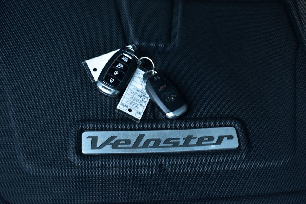 Used 2020 Hyundai Veloster N w/ Performance Package image 13