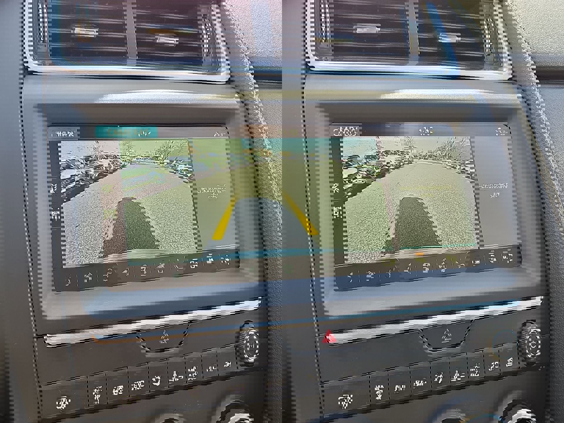 Used 2020 Jaguar E-PACE SE image 18