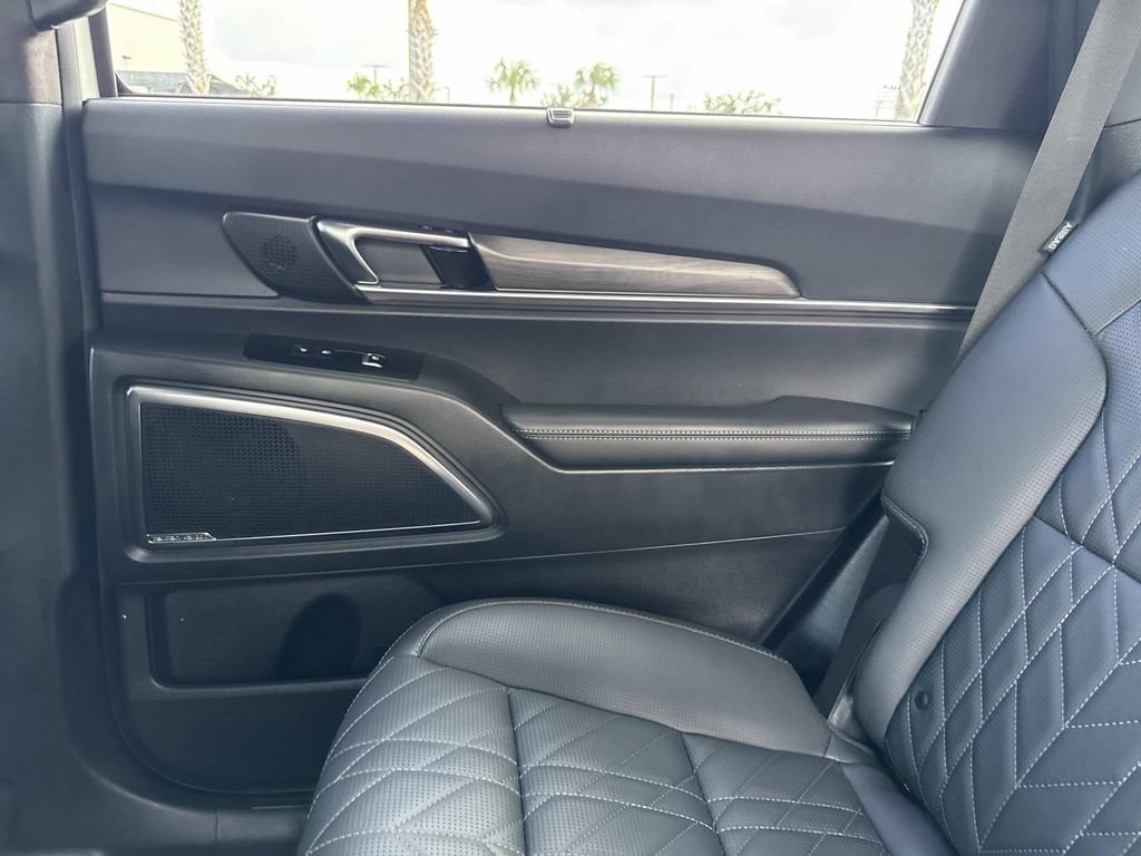 Used 2025 Kia Telluride SX Prestige X-Pro AWD/4WD image 17