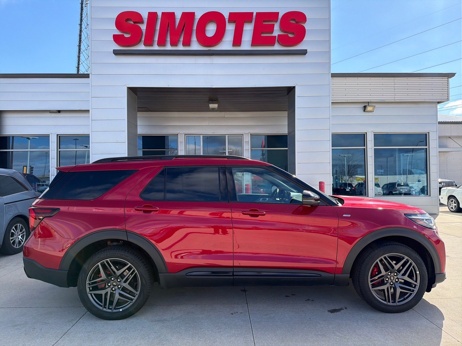 Used 2025 Ford Explorer ST-Line w/ ST-Line Street Pack image 1