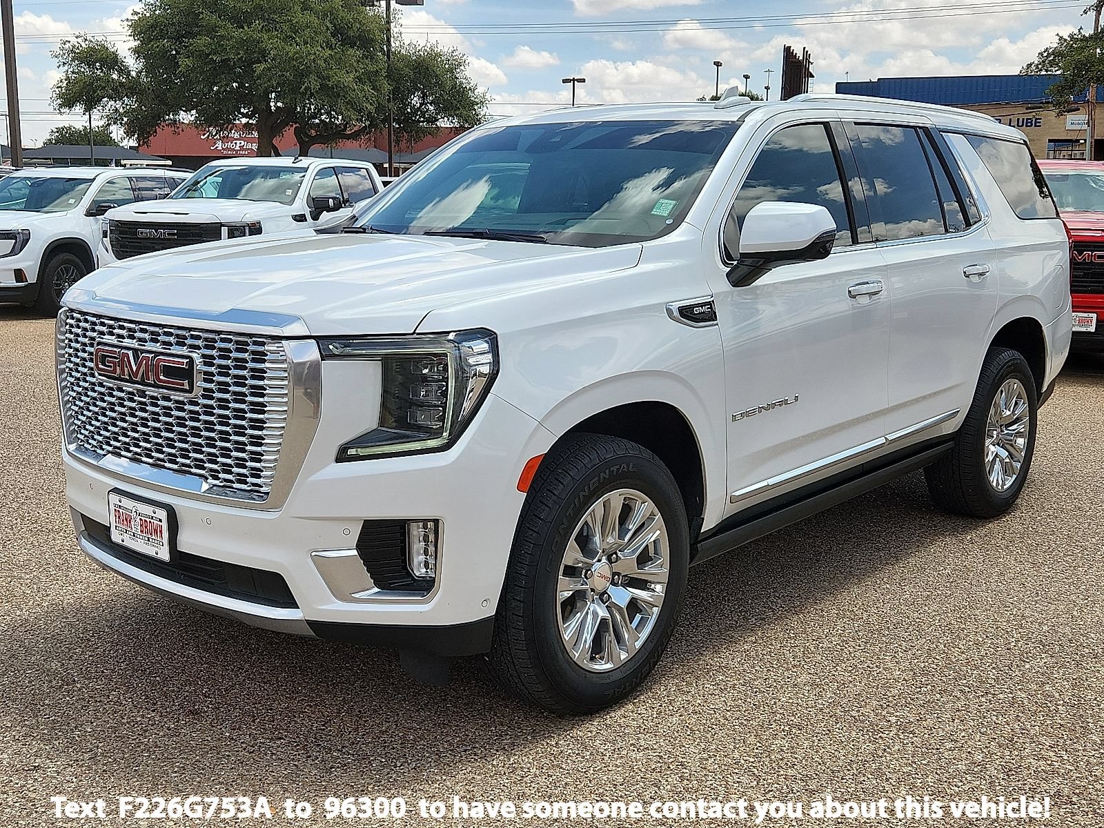 Used 2024 GMC Yukon Denali w/ Advanced Technology Package AWD/4WD image 1