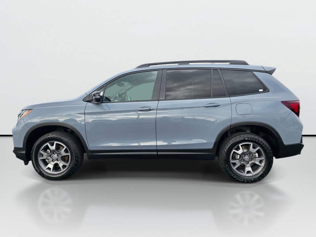 Used 2023 Honda Passport TrailSport image 2
