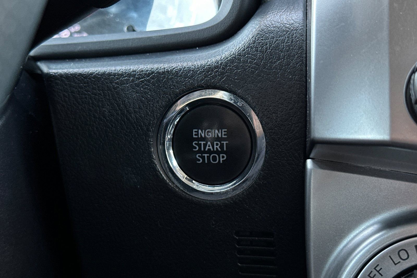 Used 2022 Toyota 4Runner SR5 Premium w/ Moonroof Package RWD image 23