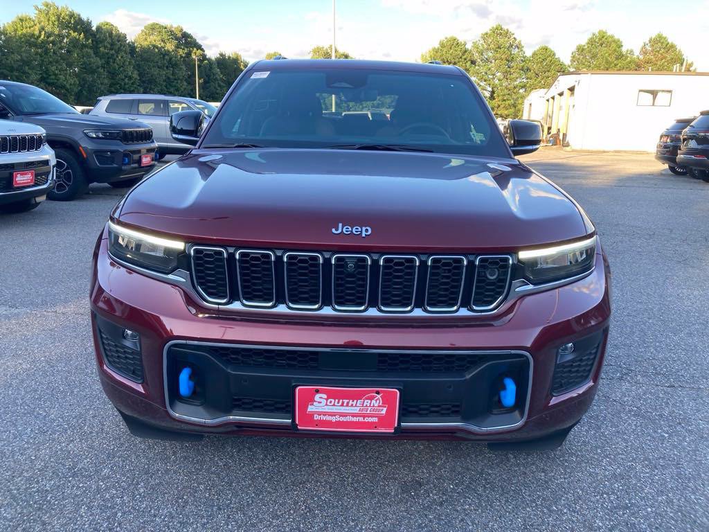 New 2024 Jeep Grand Cherokee Overland w/ Advanced Protech Group III AWD/4WD image 9