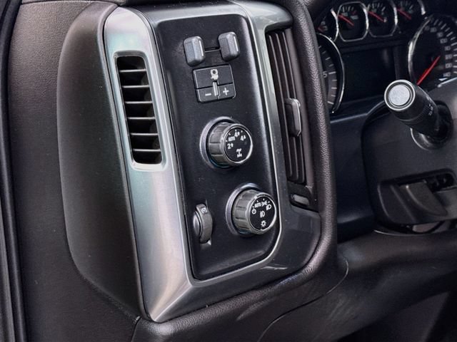 Used 2014 Chevrolet Silverado 1500 LT w/ LT Convenience Package AWD/4WD image 10