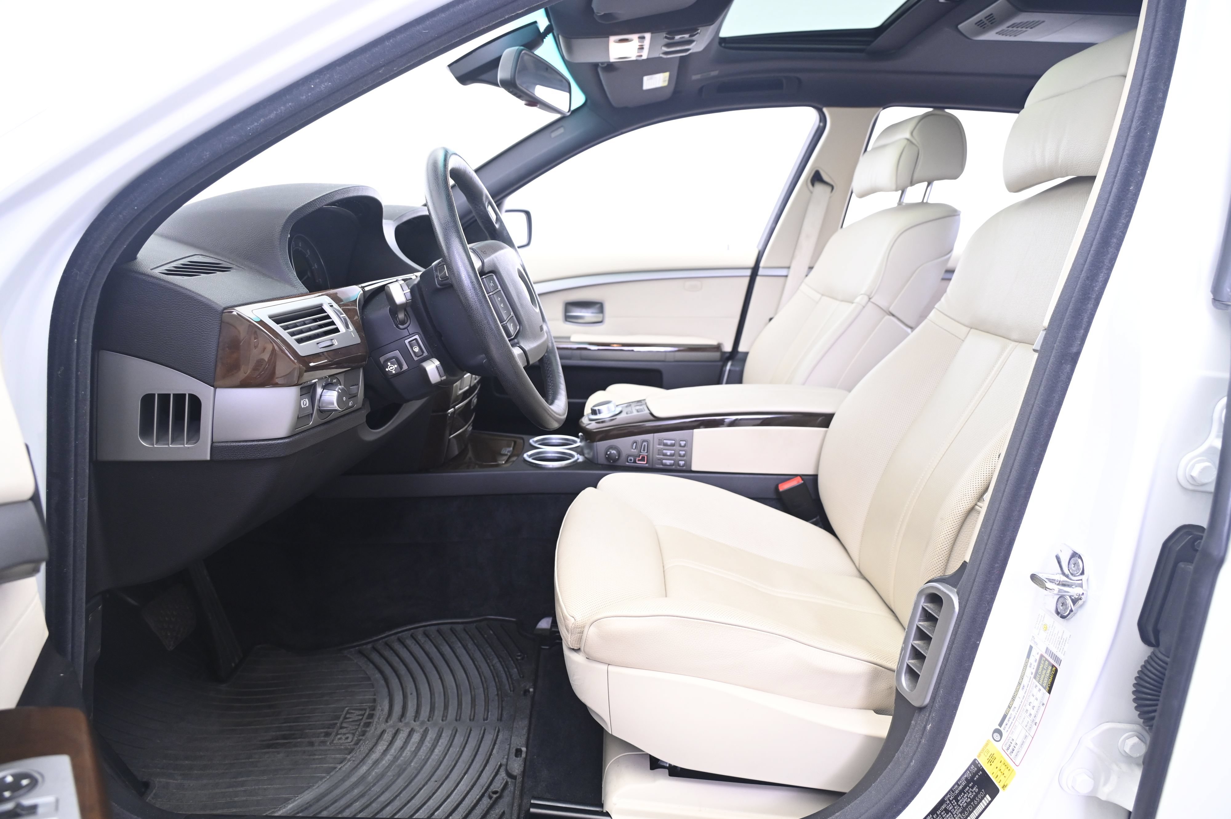 Used 2007 BMW 750Li RWD image 28