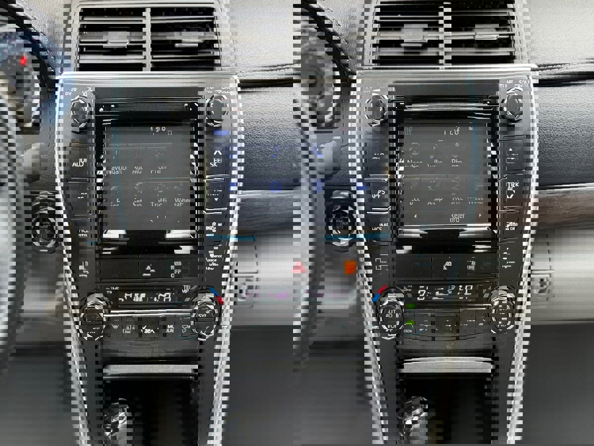 Used 2015 Toyota Camry XLE w/ Advanced Technology Package FWD image 21