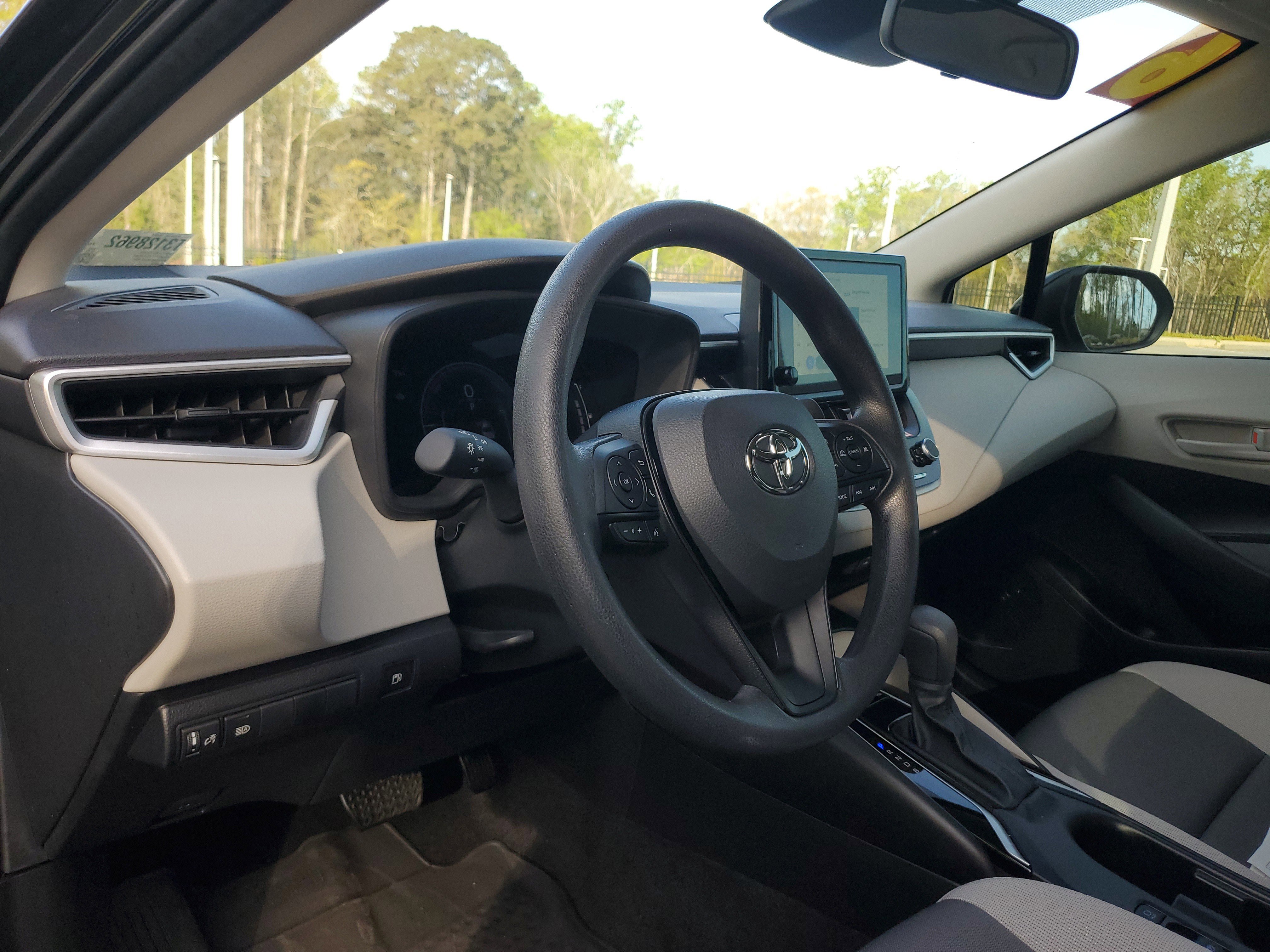 Used 2026 Toyota Corolla LE image 14