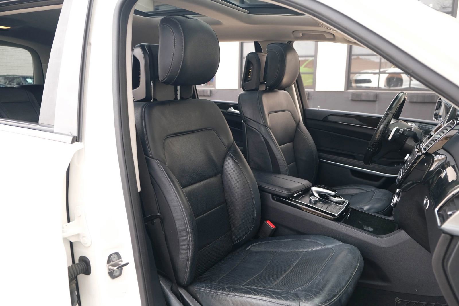 Used 2018 Mercedes-Benz GLS 550 GLS 550 4MATIC Sport Utility 4 w/ Driver Assistance Package image 35