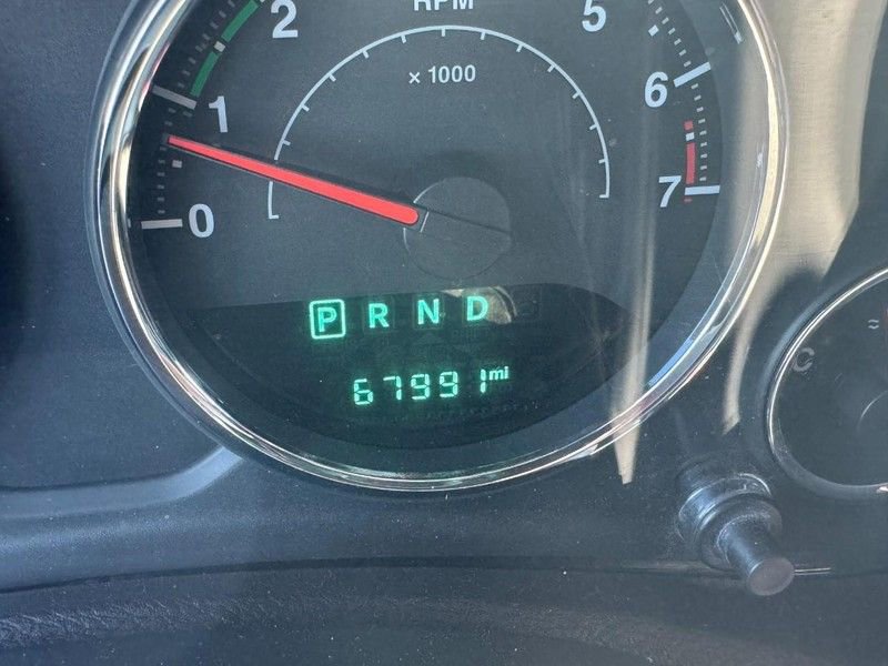 Used 2016 Jeep Wrangler Sahara w/ Connectivity Group image 19