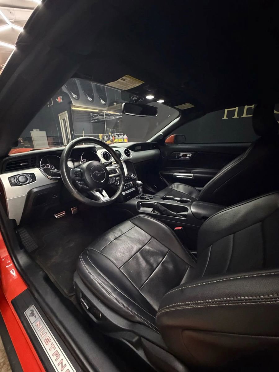 Used 2016 Ford Mustang Premium image 5