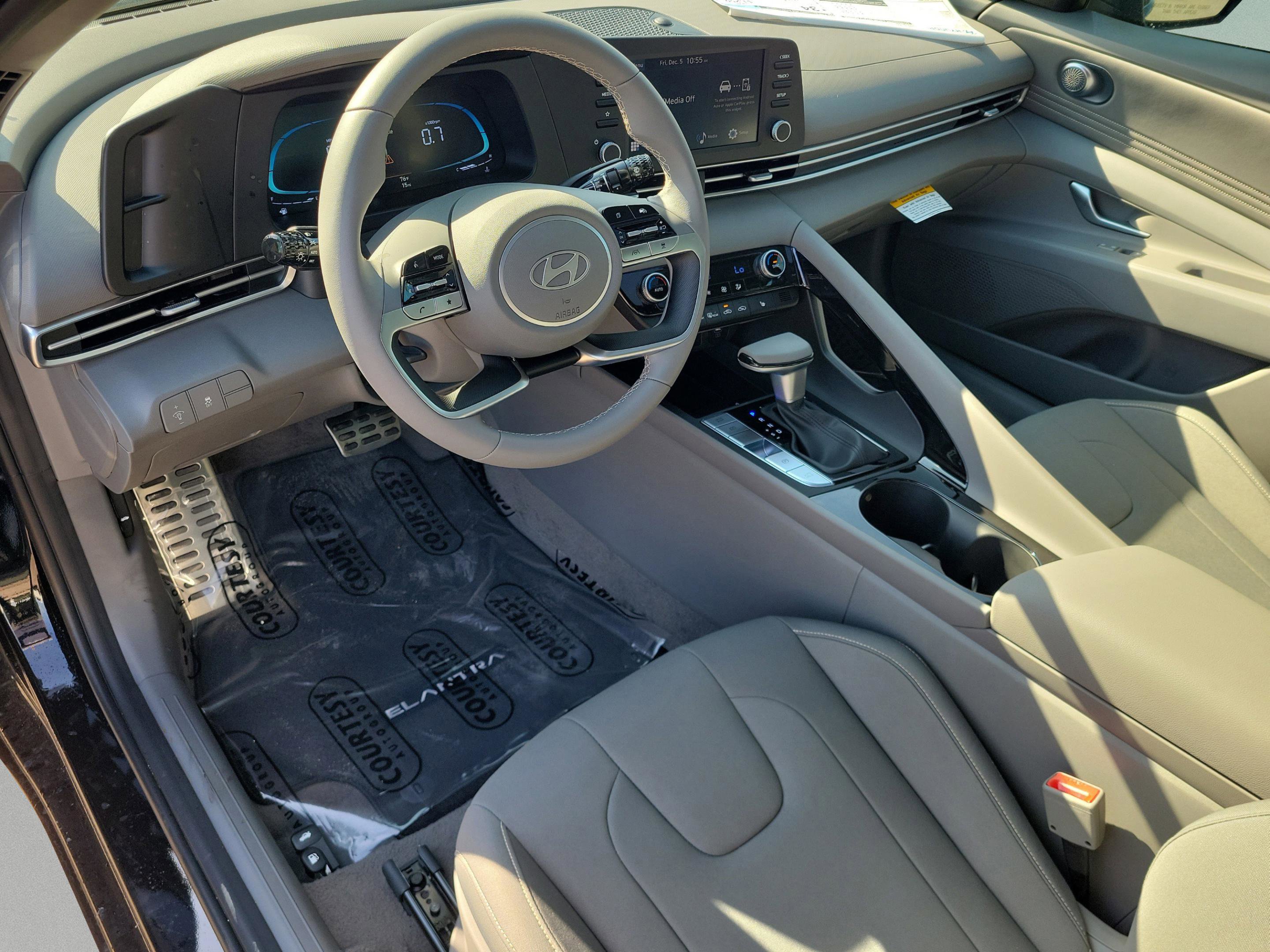 New 2026 Hyundai Elantra SEL Sport image 18