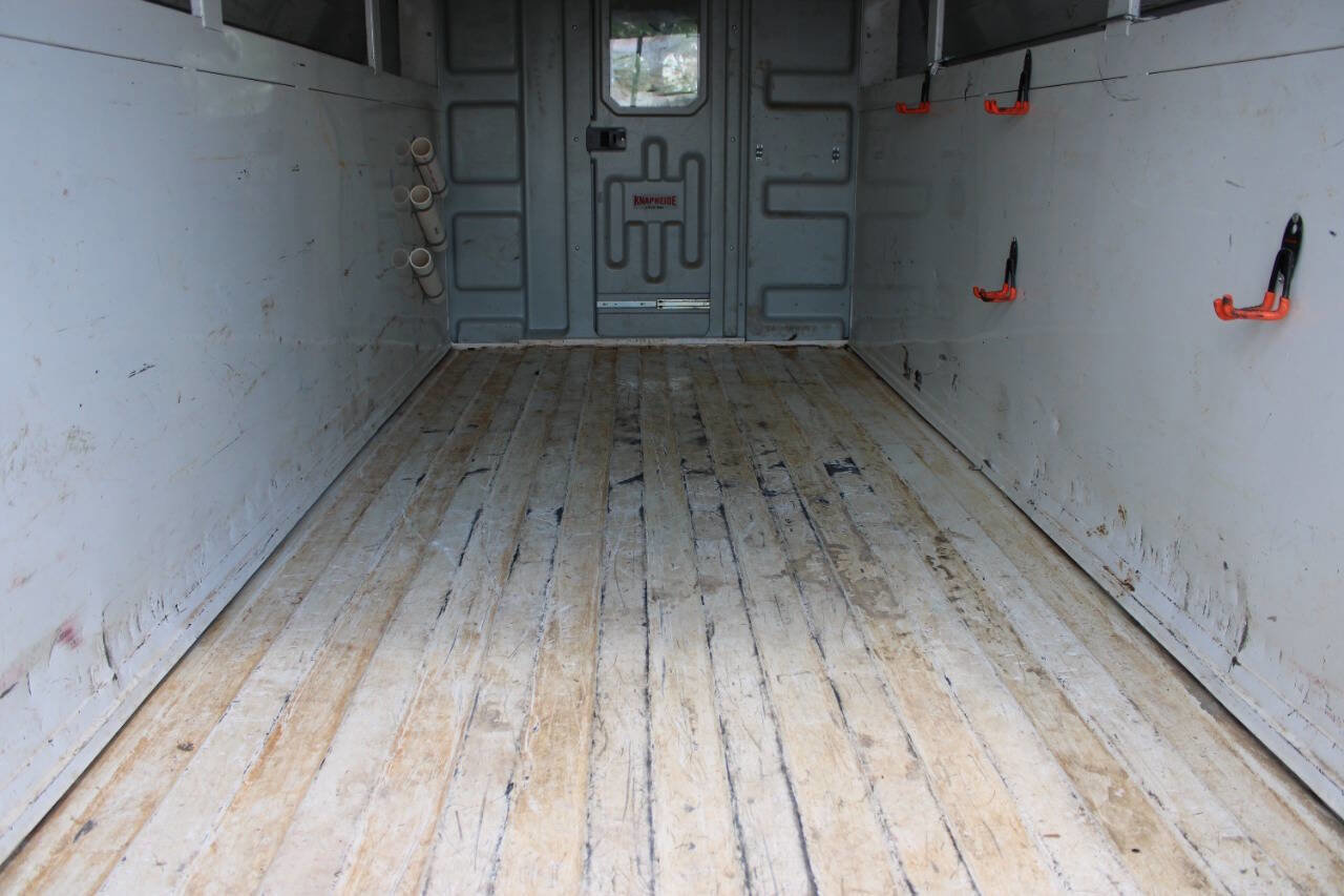 Used 2021 Chevrolet Express 3500 w/ Power Convenience Package RWD image 10