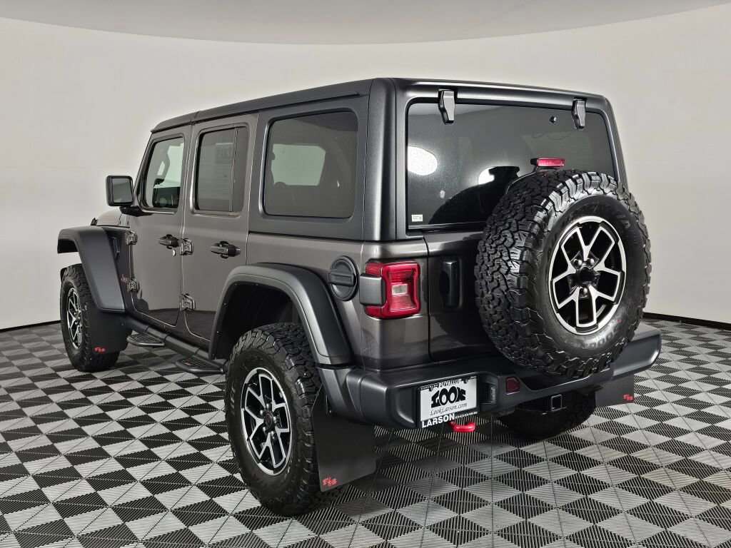 Used 2025 Jeep Wrangler Unlimited Rubicon w/ Convenience Group image 5