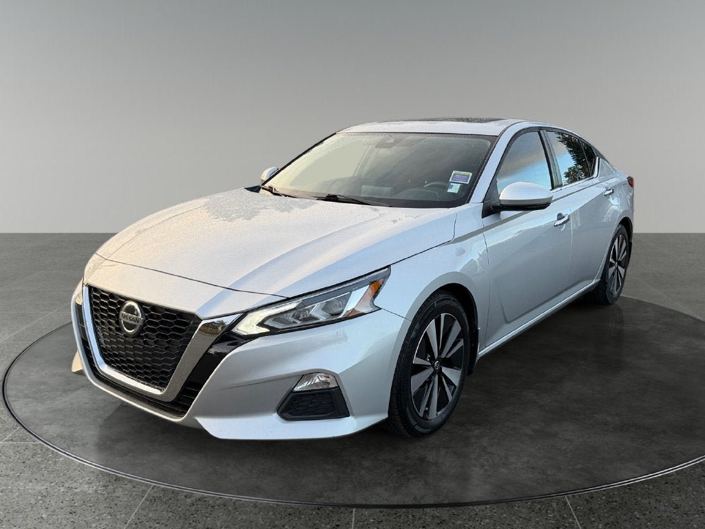 Used 2021 Nissan Altima 2.5 SV w/ SV Premium Package FWD image 4
