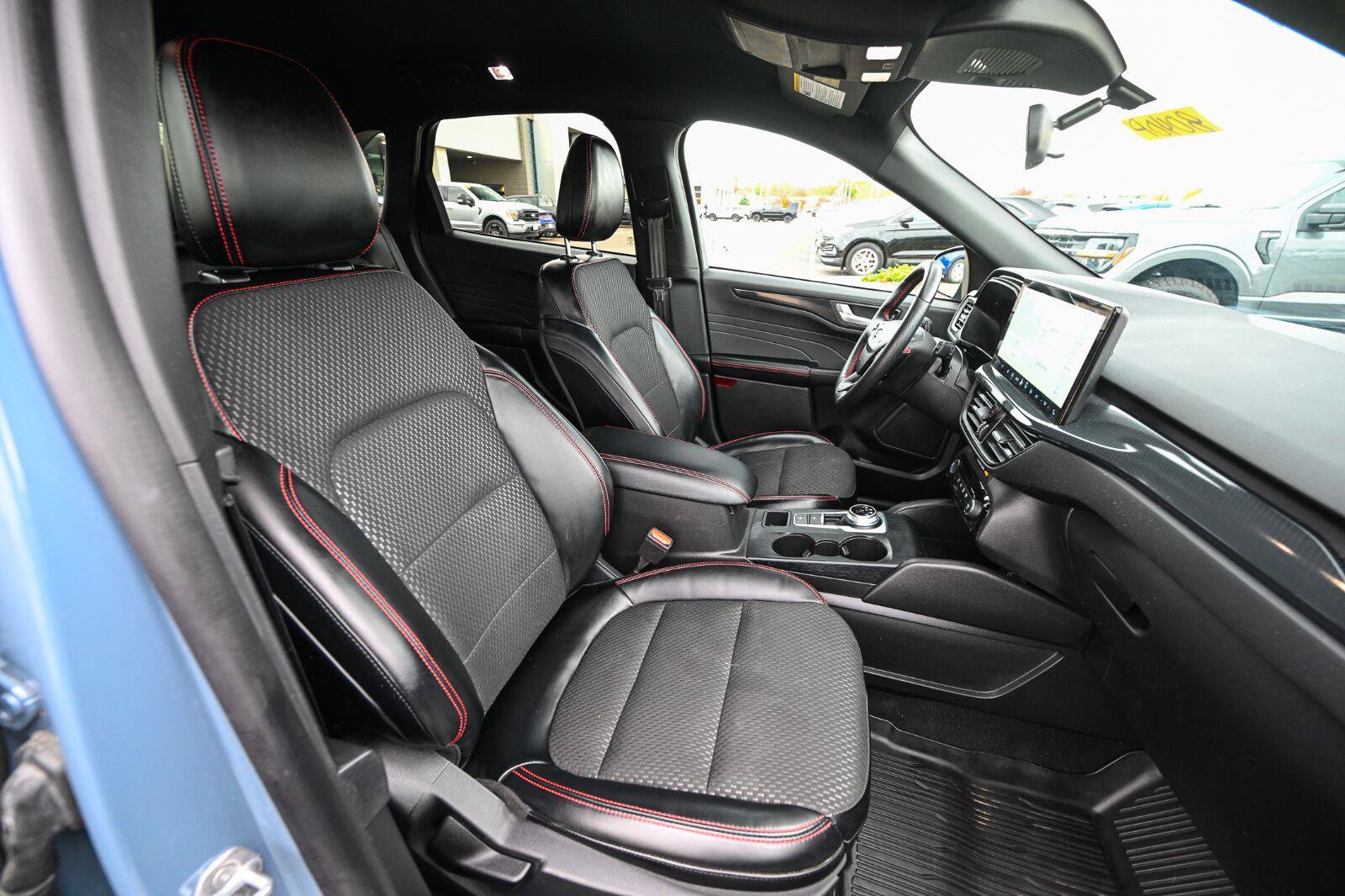Used 2024 Ford Escape ST-Line w/ Tech Pack #1 AWD/4WD image 26
