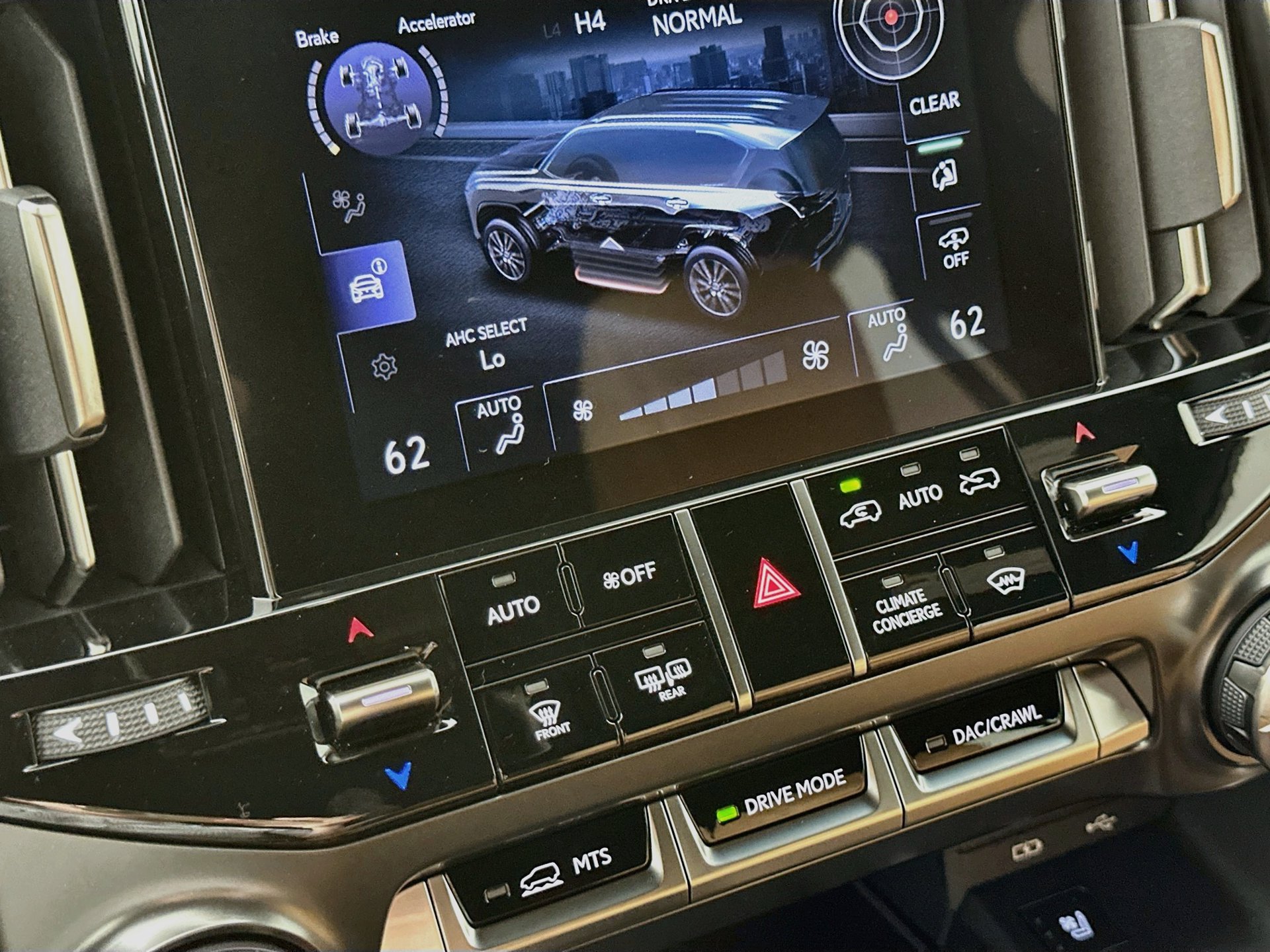 Used 2026 Lexus LX 700h Luxury w/ Appearance Package AWD/4WD image 17