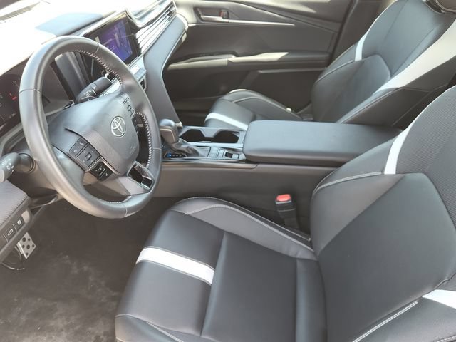 Used 2025 Toyota Camry SE FWD image 8