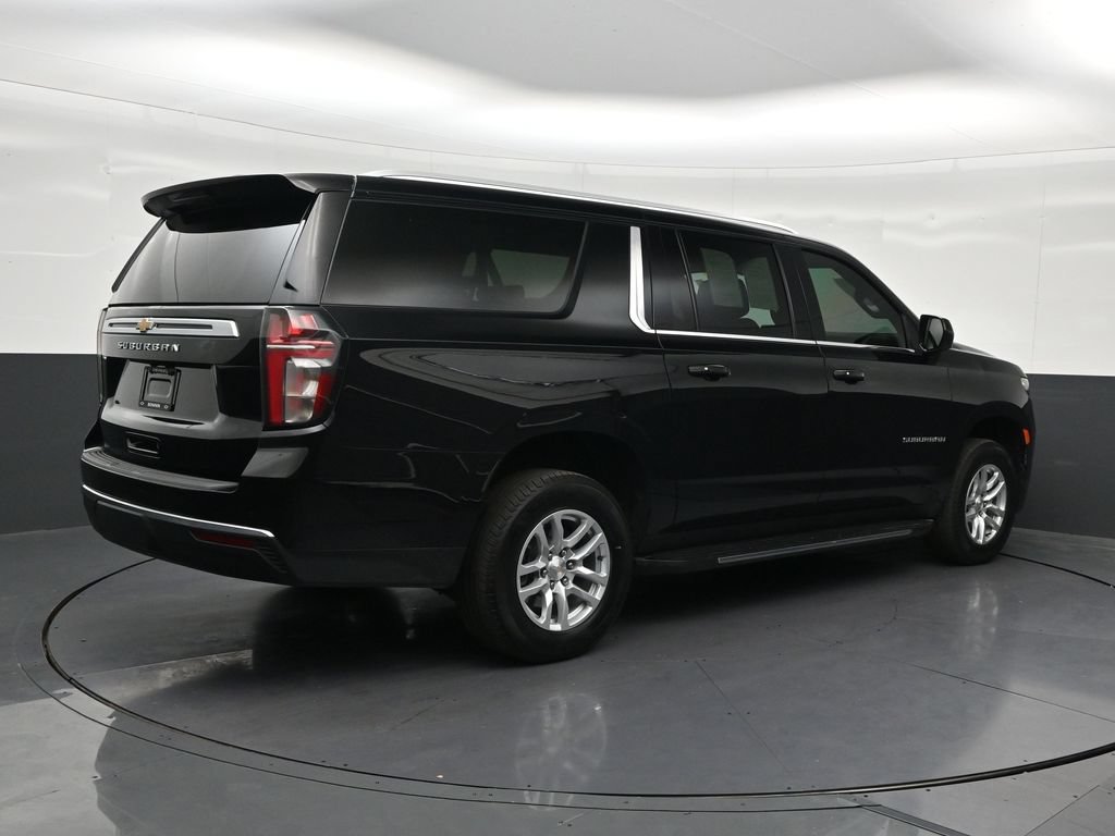 Used 2024 Chevrolet Suburban LS RWD image 5