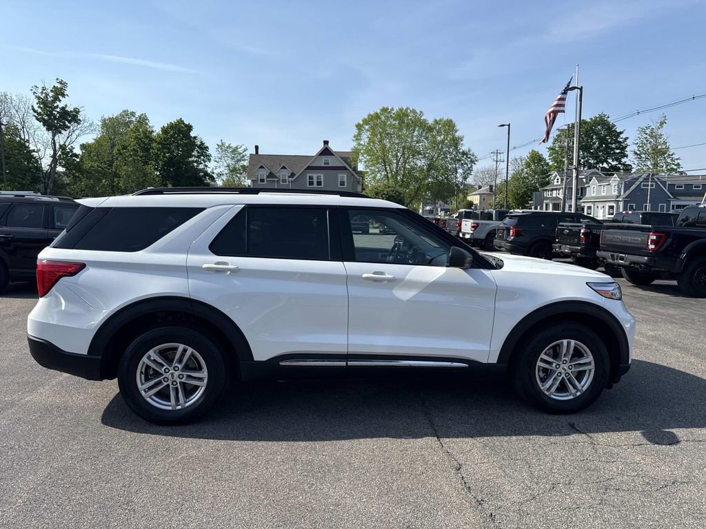Used 2022 Ford Explorer XLT w/ Equipment Group 202A AWD/4WD image 10