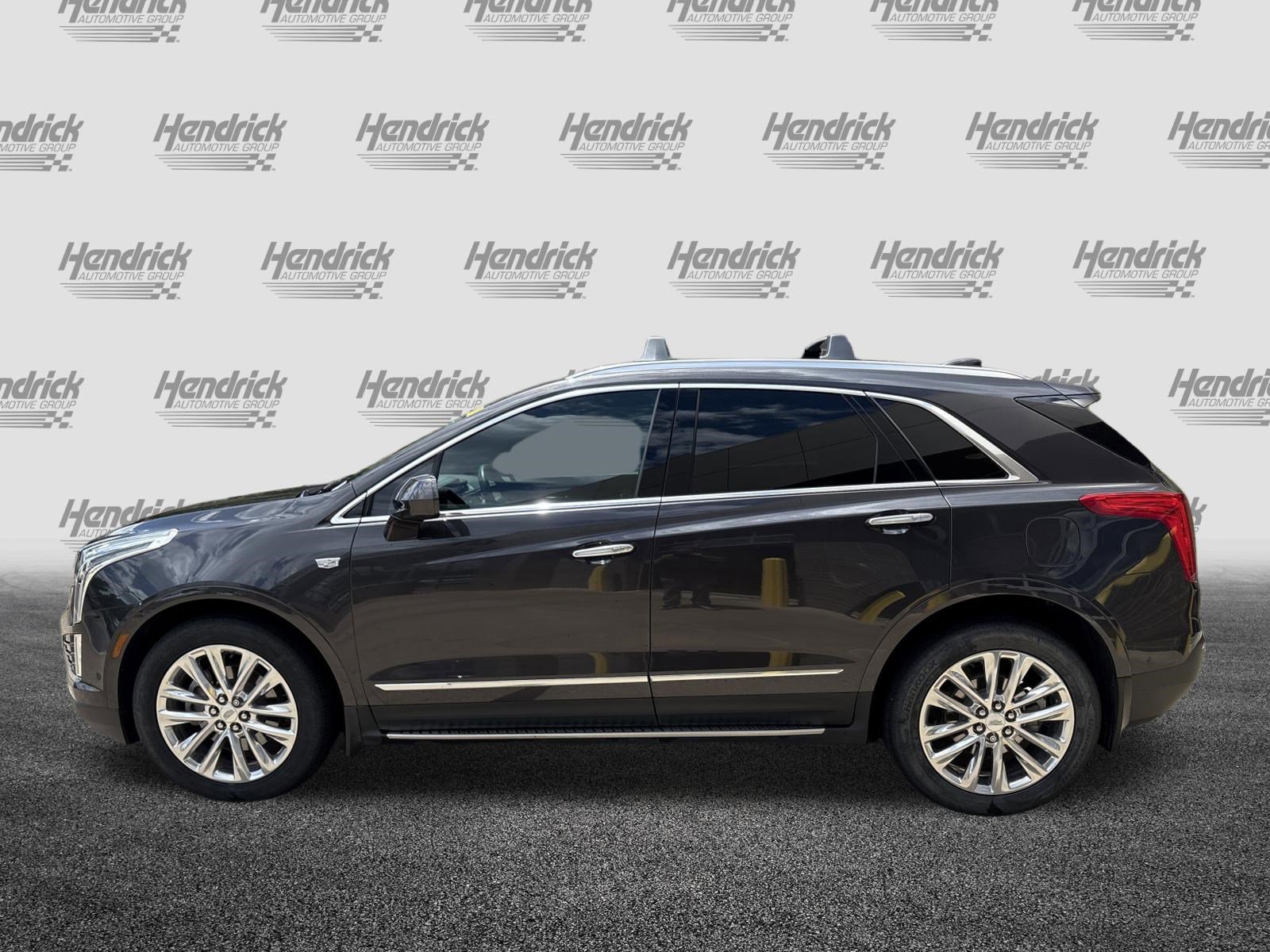 Used 2017 Cadillac XT5 Platinum w/ Driver Assist Package AWD/4WD image 7