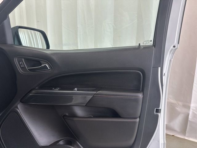 Used 2022 GMC Canyon AT4 image 17