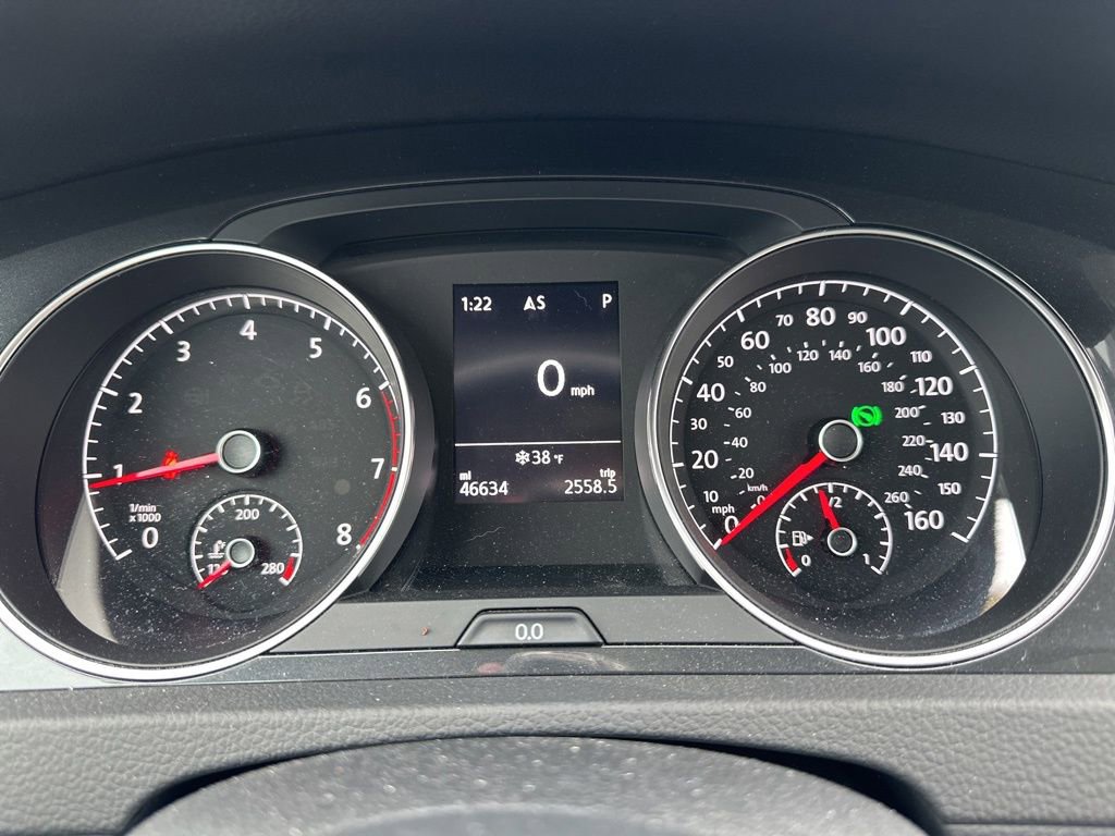 Used 2018 Volkswagen Golf SE image 27