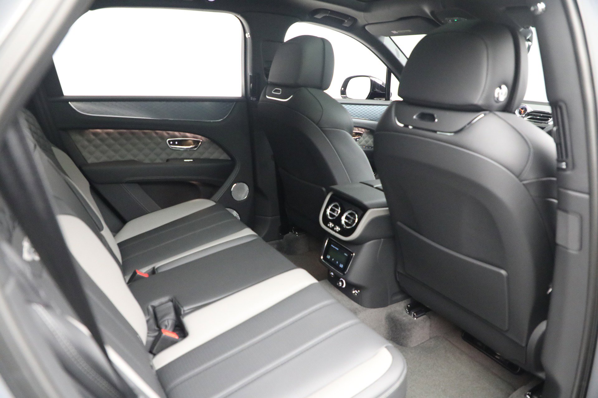 New 2024 Bentley Bentayga image 29