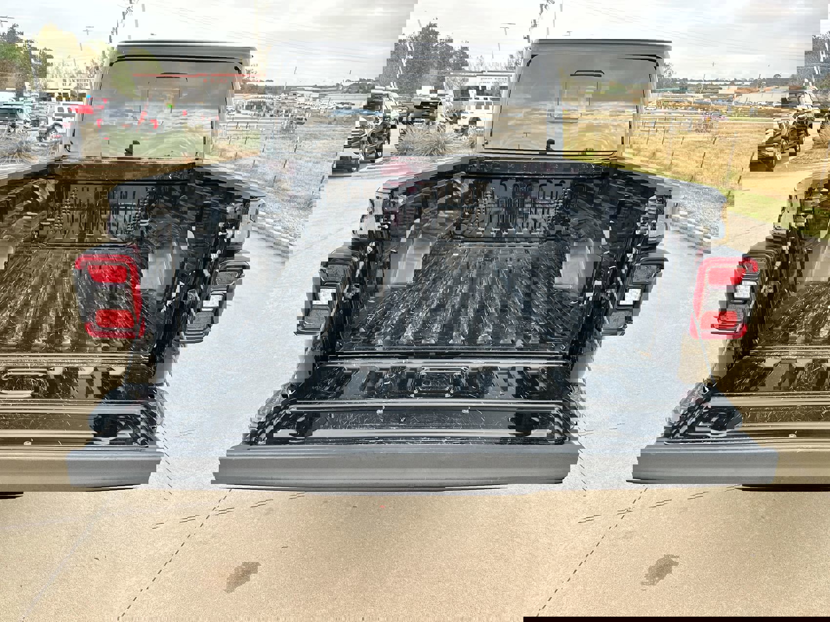 Used 2023 Jeep Gladiator Overland image 22