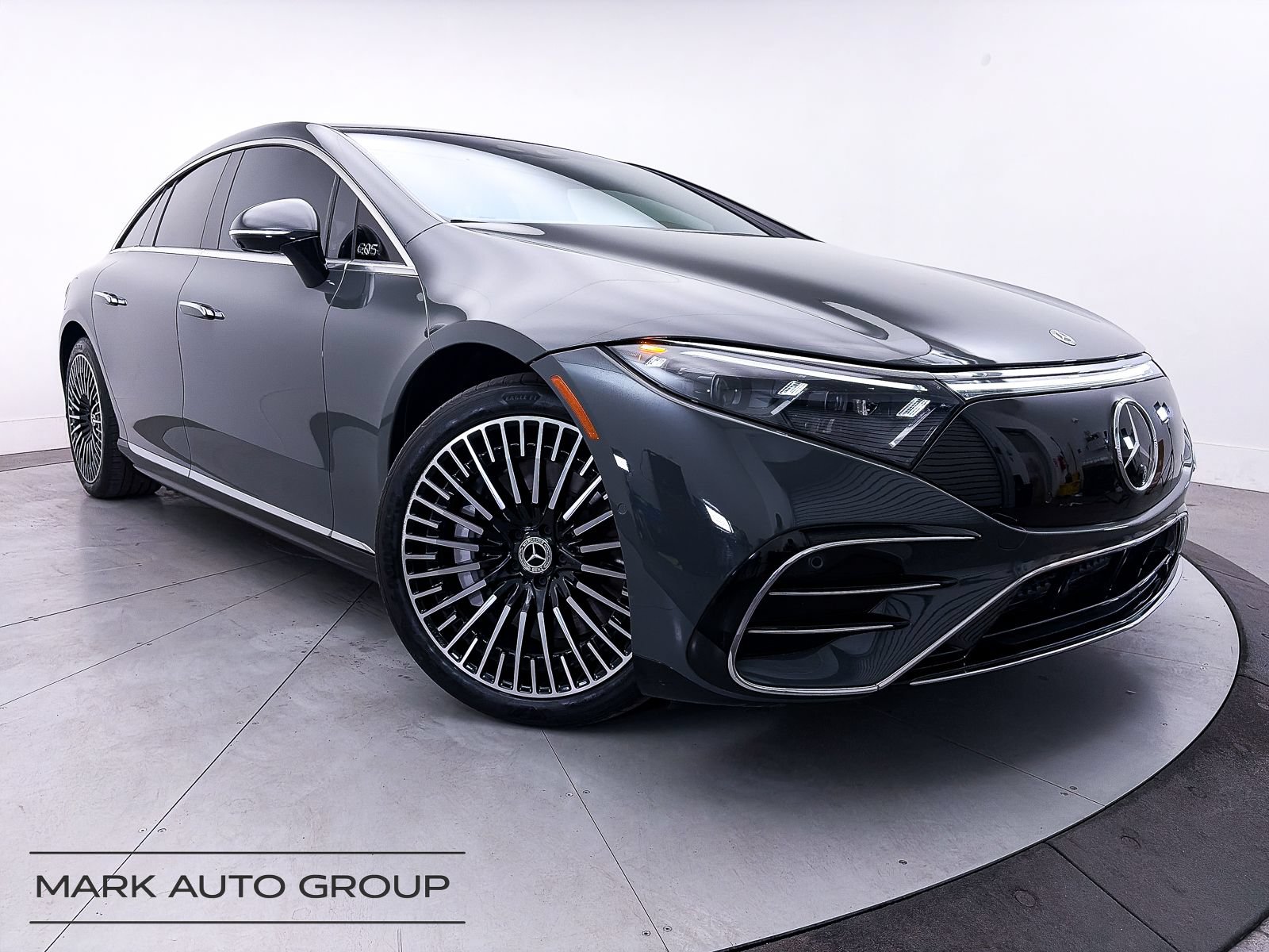 Used 2023 Mercedes-Benz EQS 580 4MATIC Sedan video 1