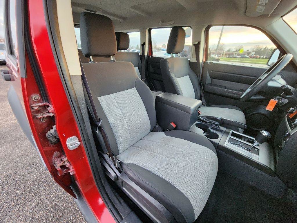 Used 2008 Dodge Nitro SXT image 17