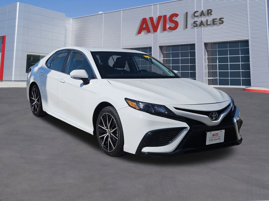 Used 2024 Toyota Camry SE image 9