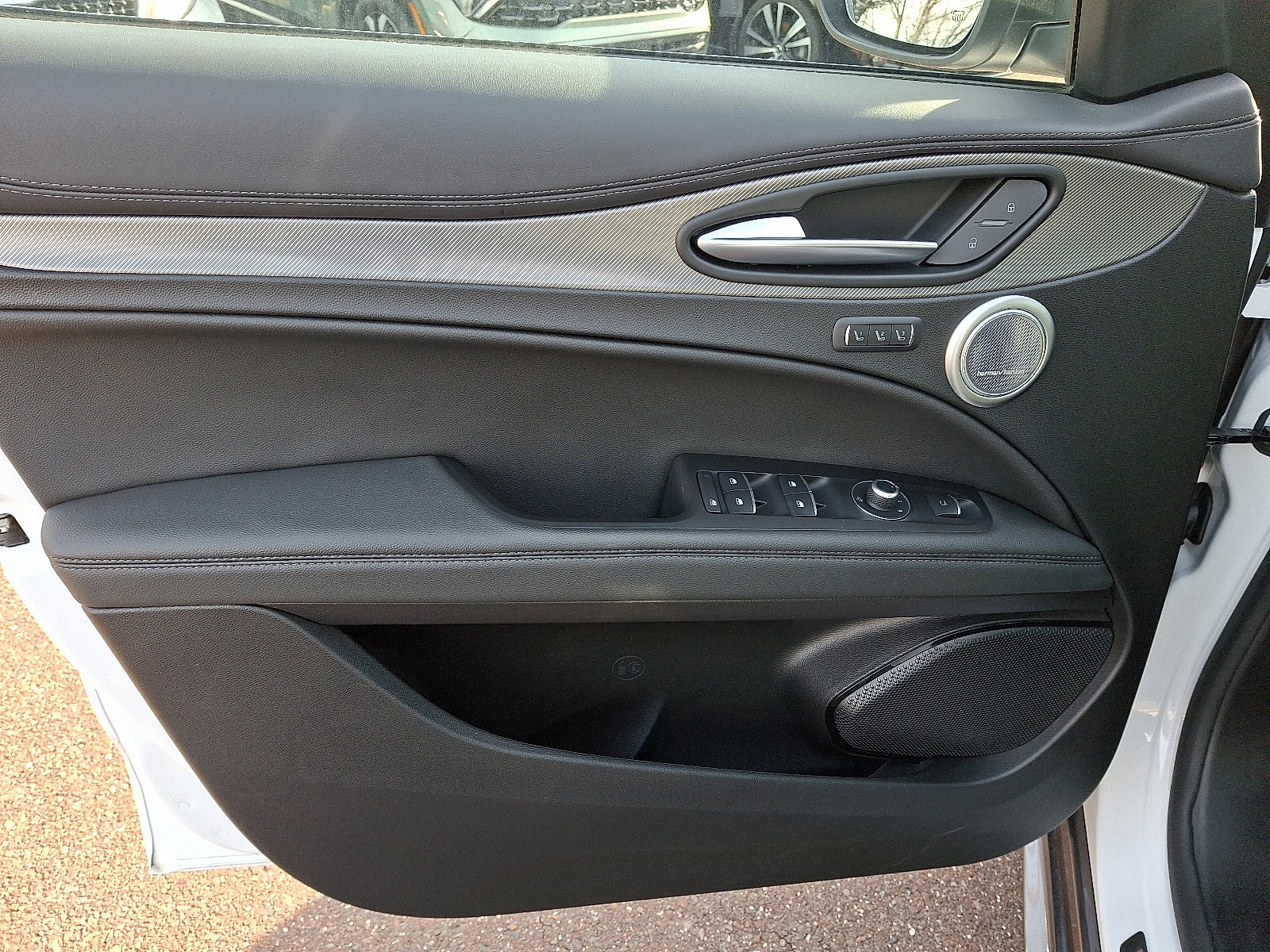 Used 2024 Alfa Romeo Stelvio Ti image 12