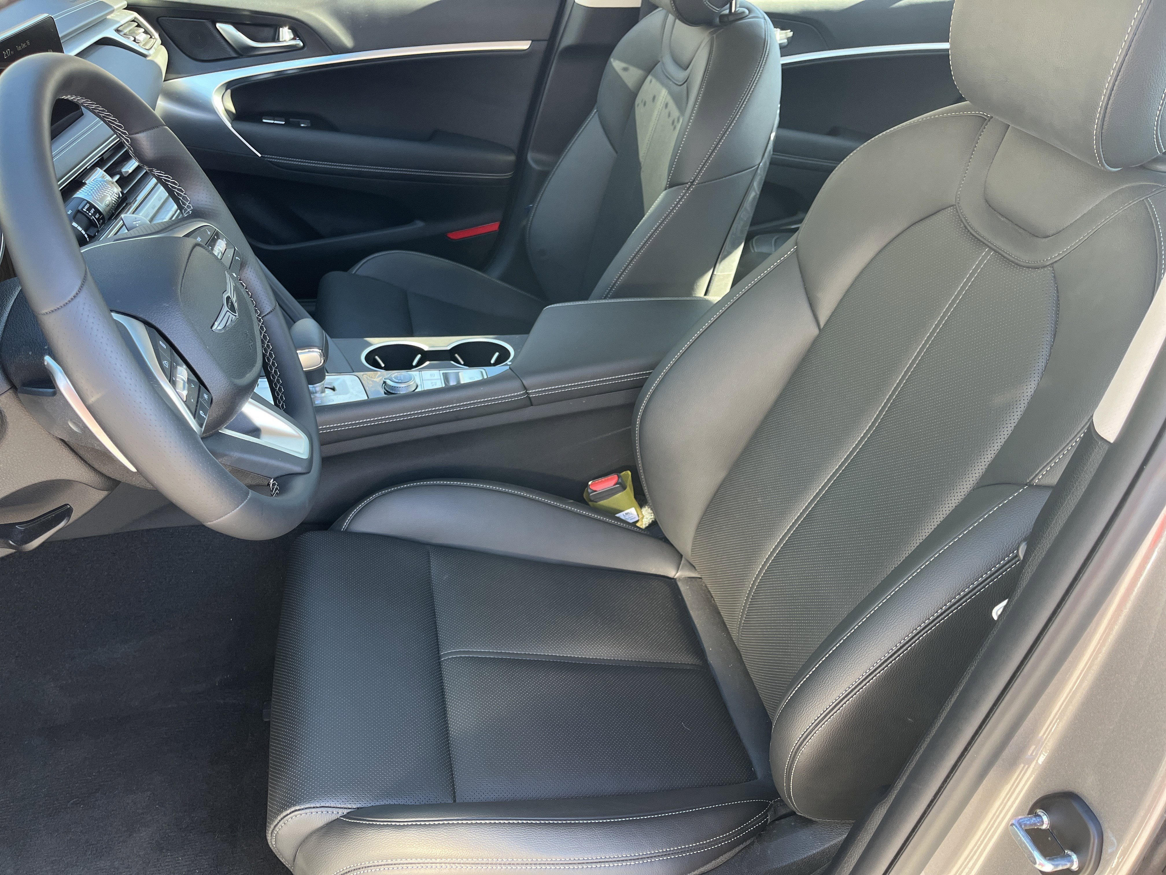 Used 2026 Genesis G70 2.5T image 15