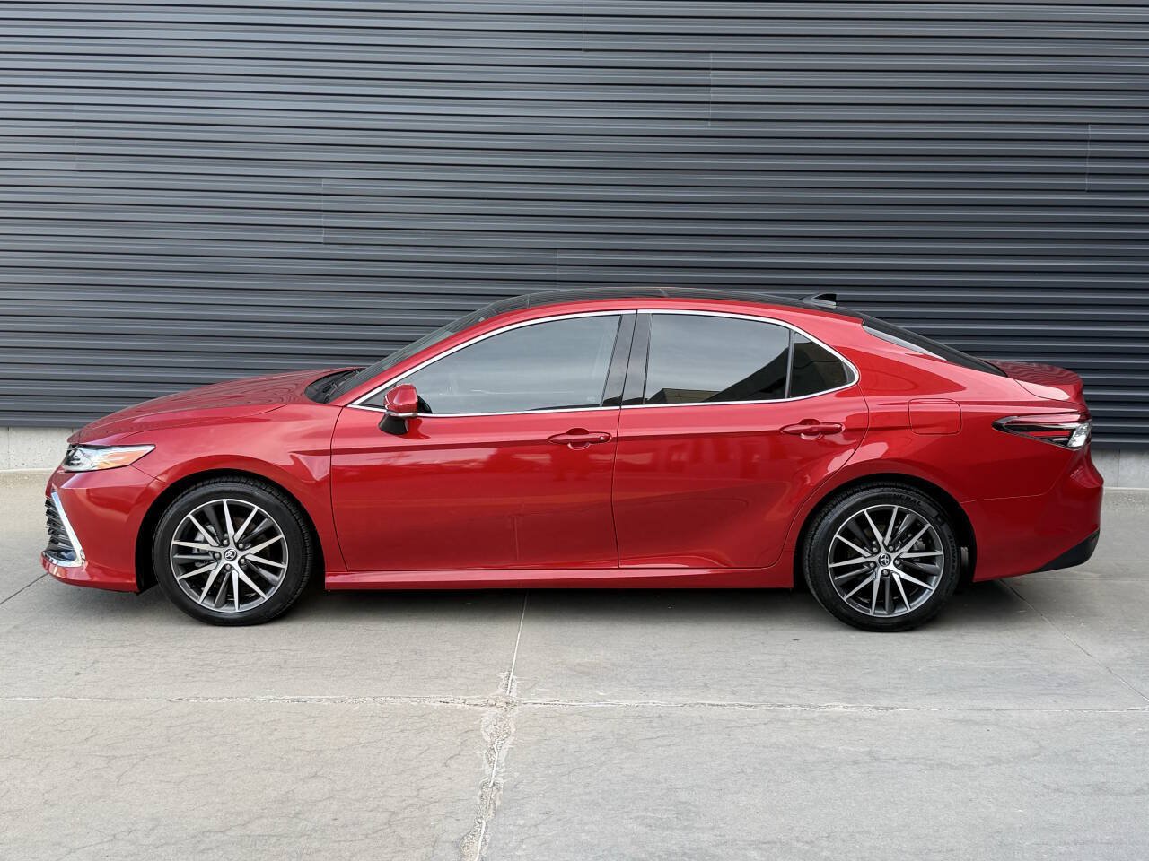 Used 2024 Toyota Camry XLE w/ Navigation Package AWD/4WD image 10