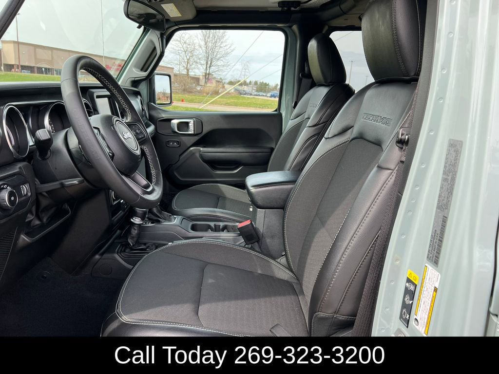 Used 2023 Jeep Wrangler Sport image 5