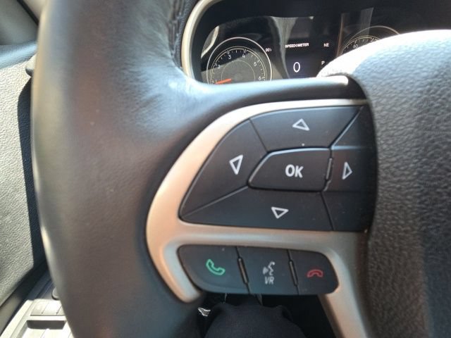 Used 2015 Jeep Cherokee Limited AWD/4WD image 16