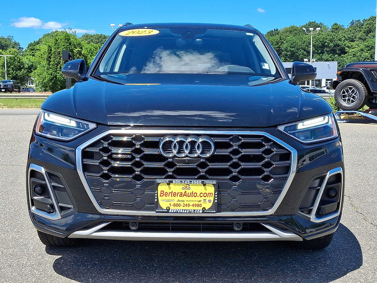 Used 2023 Audi Q5 2.0T Premium Plus w/ Premium Plus Package AWD/4WD image 2
