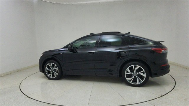 Used 2025 Audi Q4 e-tron Premium w/ Convenience Package image 64