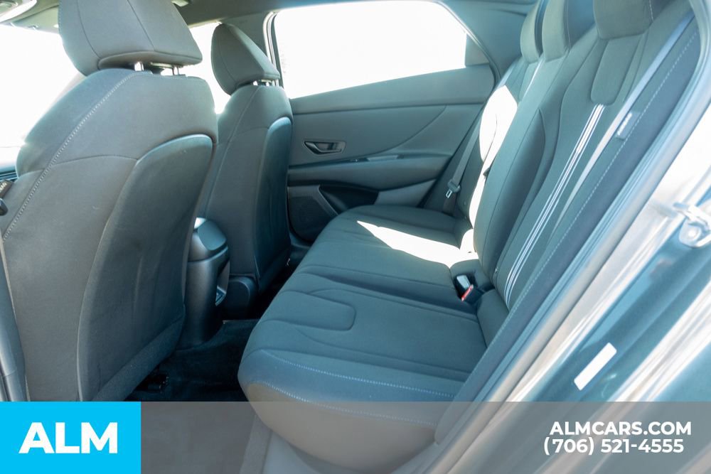 Used 2025 Hyundai Elantra Sport FWD image 18