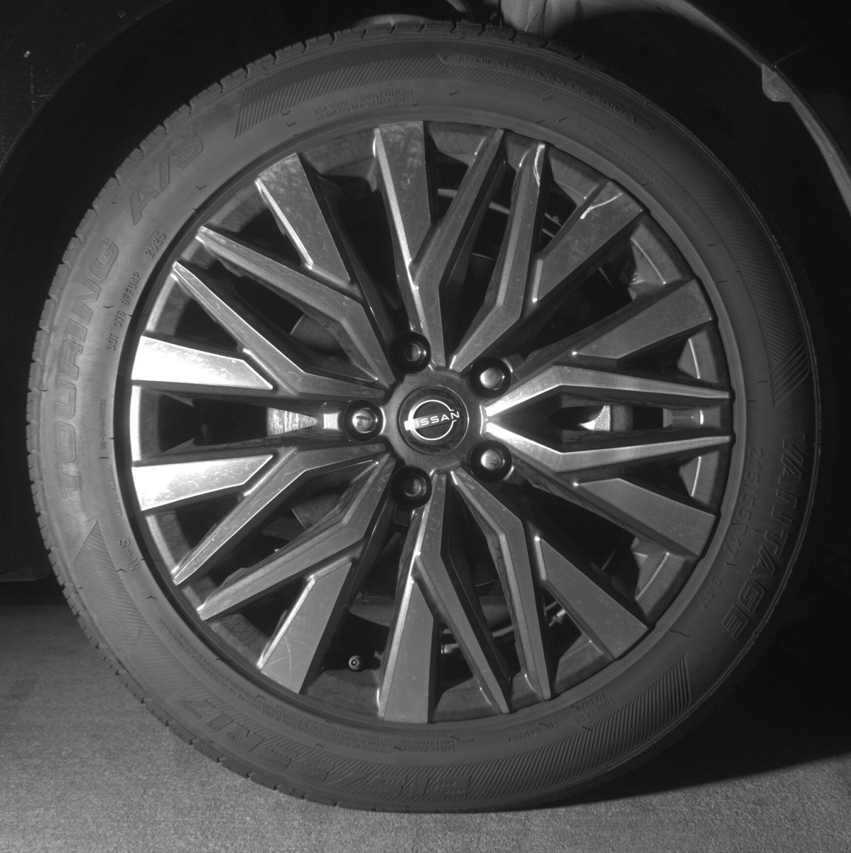 Used 2025 Nissan Altima 2.5 SV FWD image 10