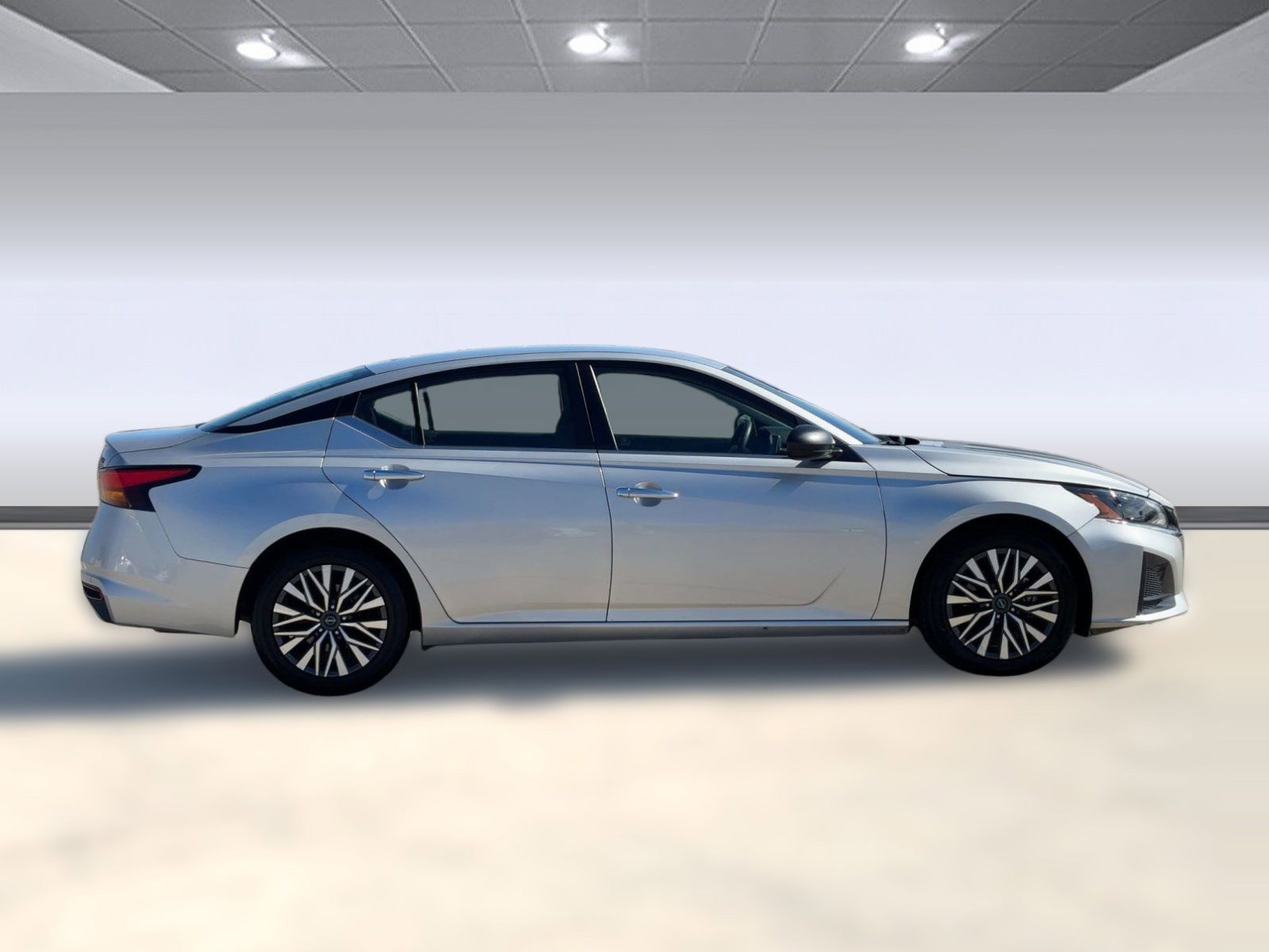 Used 2024 Nissan Altima 2.5 SV image 8