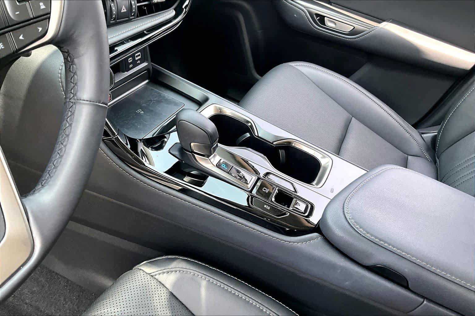 Used 2025 Lexus NX 250 FWD w/ Accessory Package (Z1) image 14