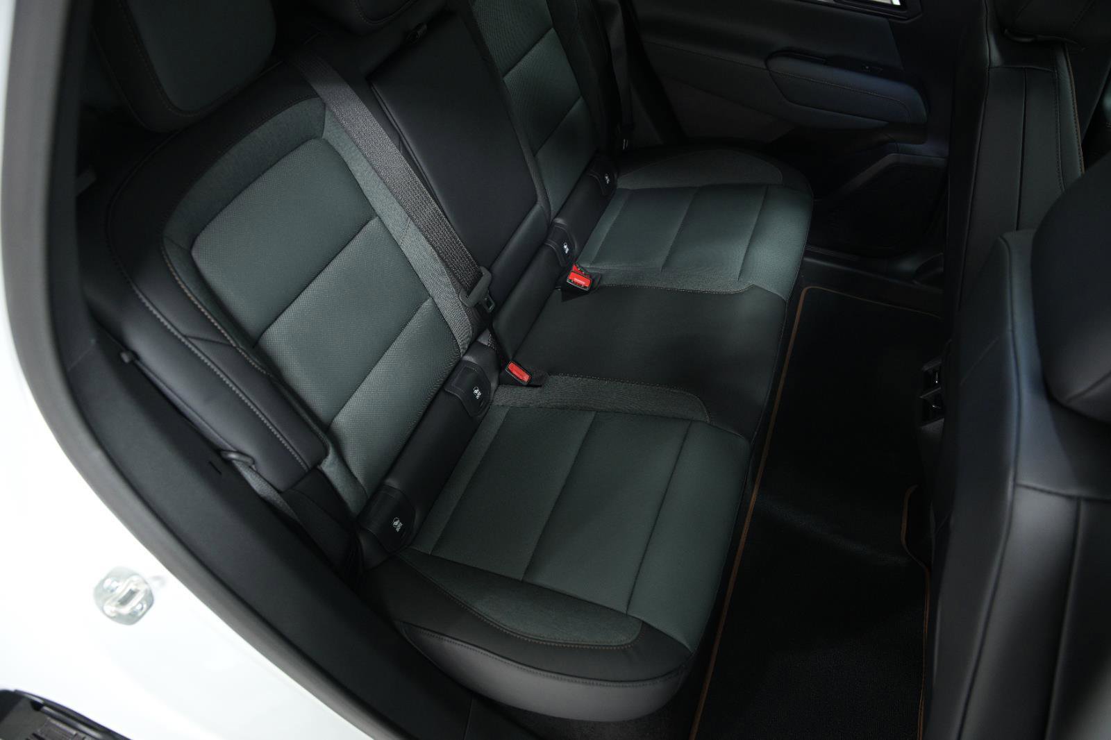 New 2026 GMC Terrain AT4 w/ Convenience Package III image 17