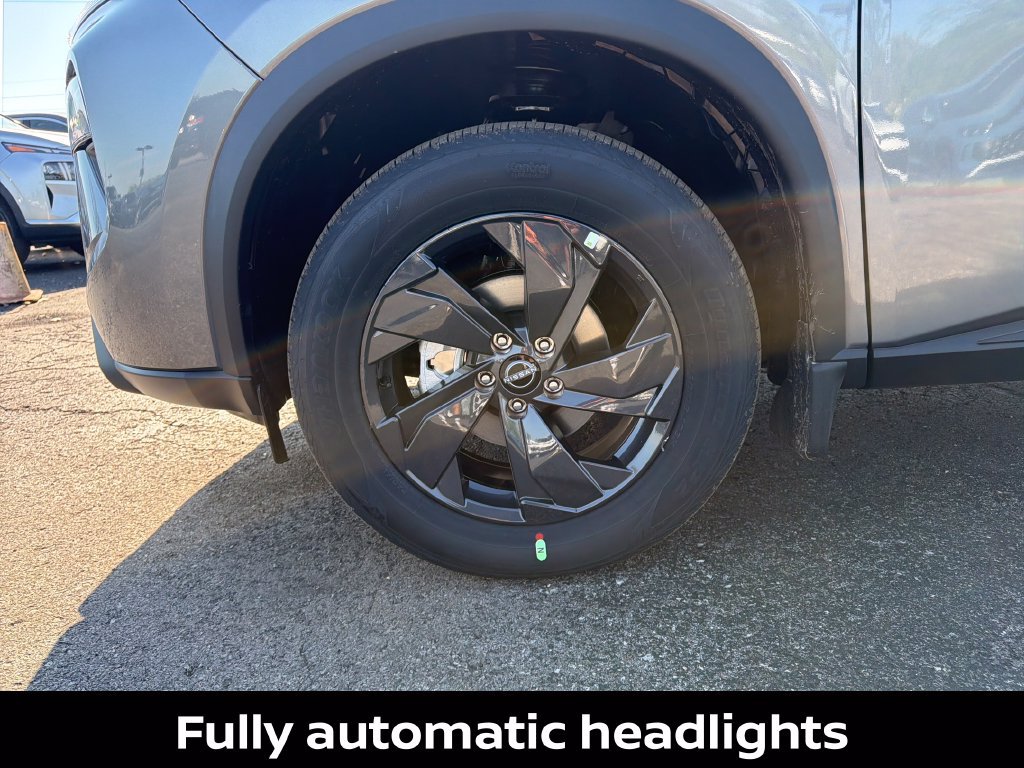 Certified 2026 Nissan Rogue SV AWD/4WD image 33