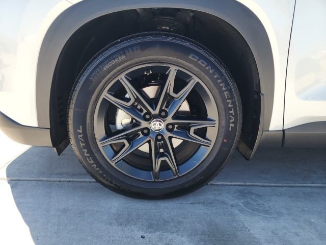 Used 2025 Toyota Grand Highlander FWD image 16